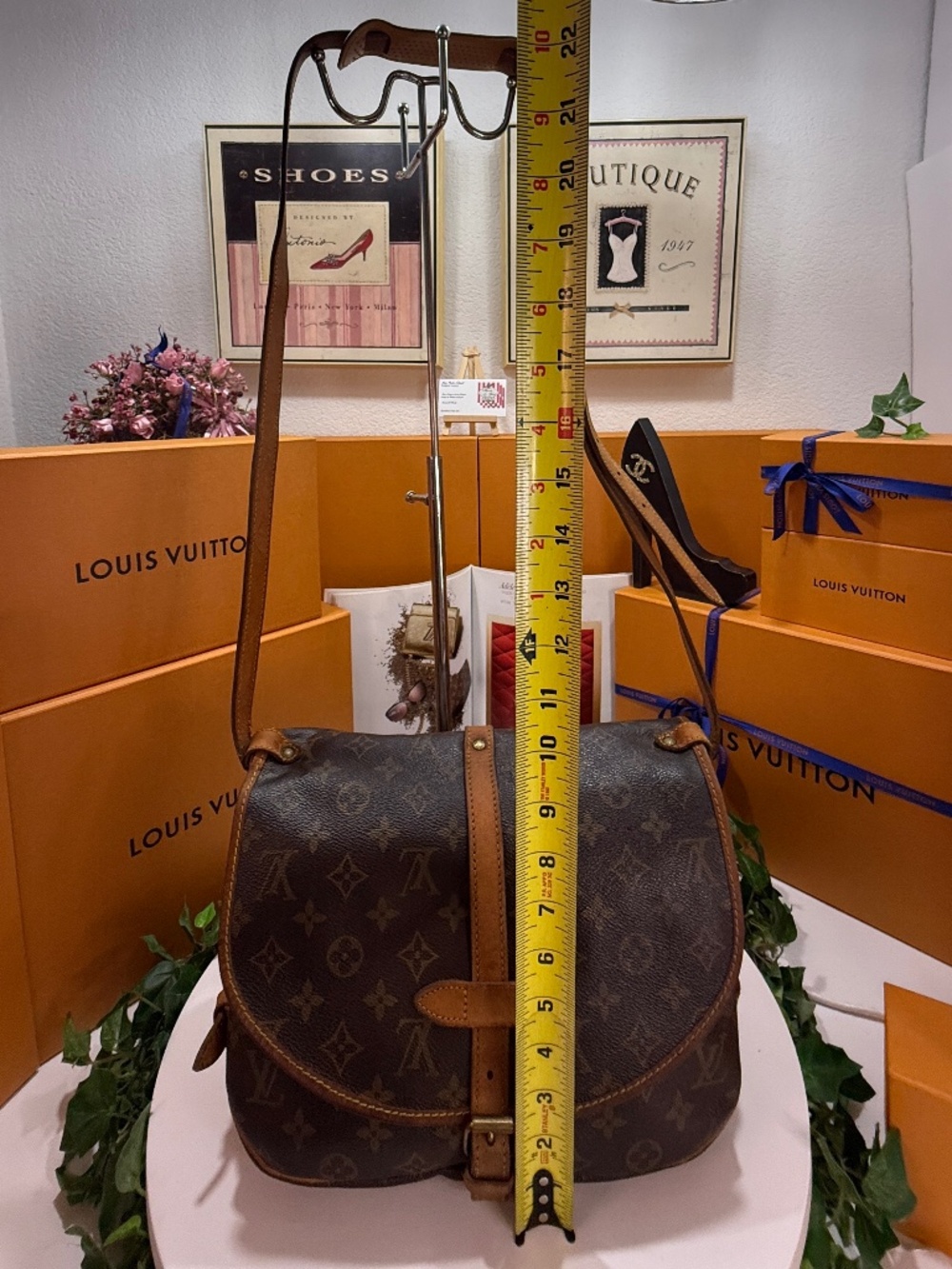 REGAL LOUIS VUITTON MONOGRAM MM CROSSBODY BAG! - Picture 5 of 17